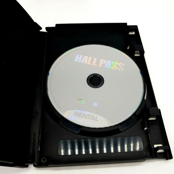 Hall Pass DVD Blockbuster Rental - Applegate Jenkins Fischer Wilson Sudeikis - Picture 3 of 4